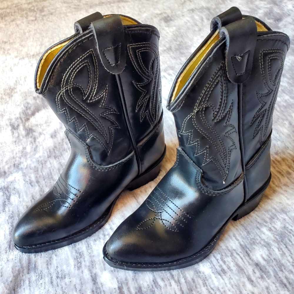 Vintage TEXAS Brand Leather Western Cowboy Boots in black.